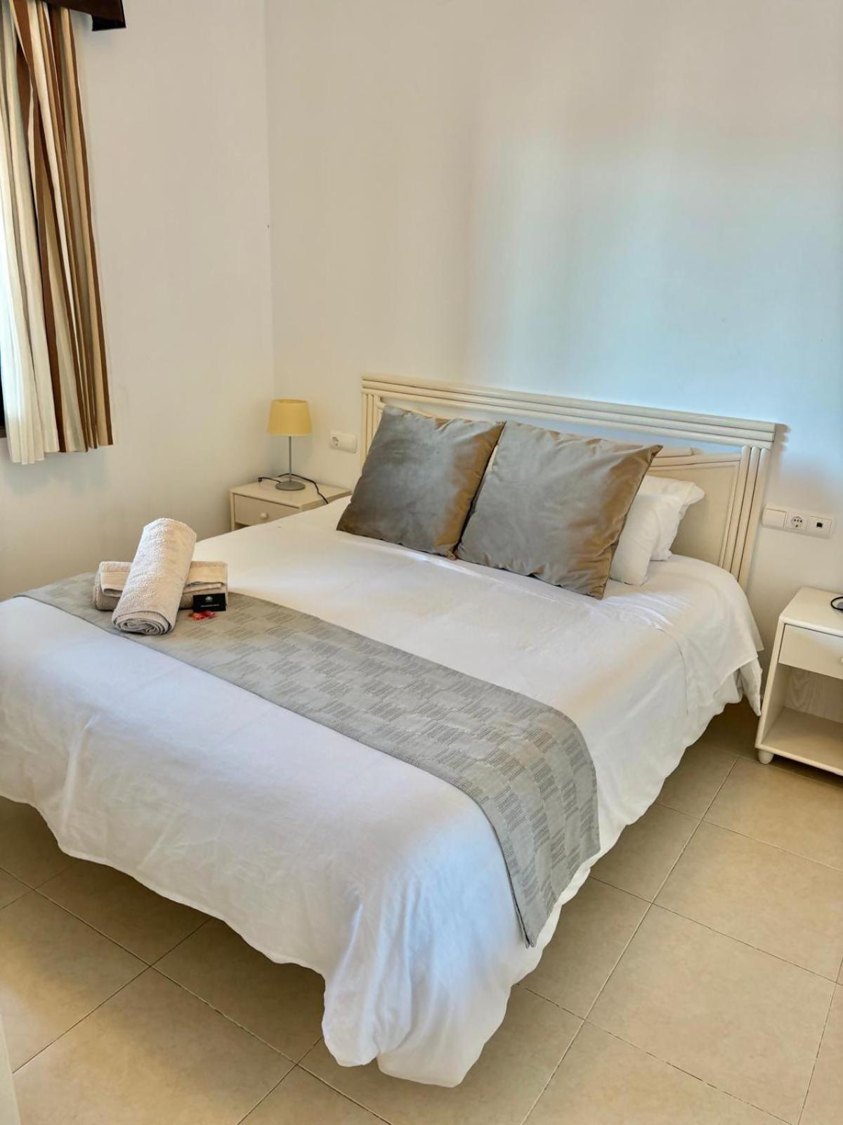 Apartment With Sea View Pool & Private Parking Calpe Bagian luar foto